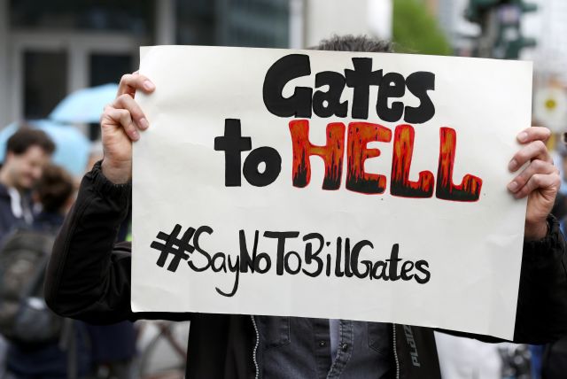 빌 게이츠를 반대하는 시위대의 모습. 로이터연합