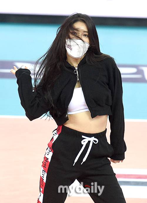 ▲ '화끈하게 지퍼 오픈'