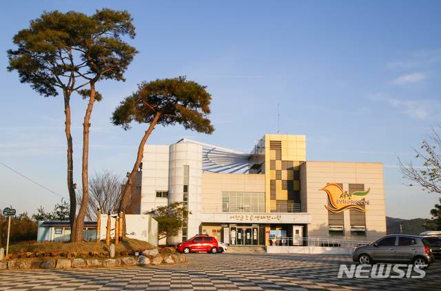 [서천=뉴시스] 서천 조류생태전시관