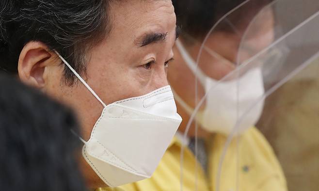 더불어민주당 이낙연 대표가 27일 국회에서 열린 최고위원회의에서 발언하고 있다. 연합뉴스