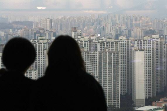 잠실 롯데월드타워에서 촬영한 송파구 일대 아파트 밀집지역. [이데일리 DB]