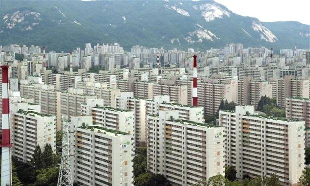 중저가 아파트 비중이 높은 서울 노원구 일대 아파트 단지.  /연합뉴스