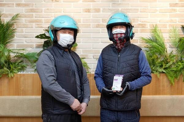 배달의민족이 라이더와 커넥터들에게 발열조끼를 지급했다./우아한형제들 제공