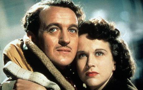 판타지 영화 <천국으로 가는 계단>은 사랑이 죽음까지도 정복한다는 인간애를 담고 있다.