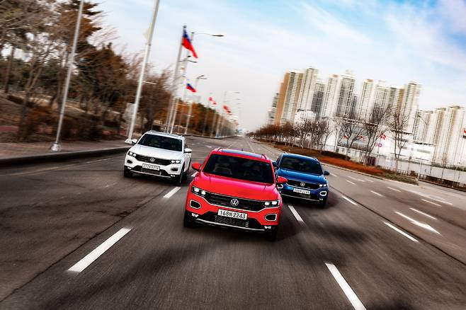 티록엔 한 단계 큰 차급인 티구안과 동일한 2.0L TDI 엔진이 탑재됐다. 작은 체구에 큰 심장을 얹은만큼, 주행 성능이 역동적이다. /폭스바겐코리아