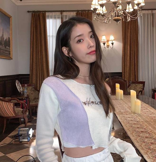 IU (real name Lee Ji-eun) posted several photos on her SNS on Thursday, along with a celebrity hashtag.The photo is a Celebrity special clip video behind-the-scenes cut released on YouTube One K channel on the 29th.IUs lovely visuals, posing throughout the classicly decorated set, capture Eye-catching.The fans who responded to the photos responded such as It is light, Love Live! It was the best and This time it is the same.On the other hand, IU announced the regular 5th album Celebrity on the 27th.