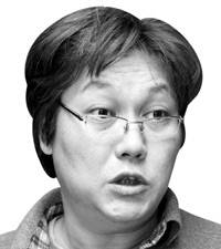 홍기빈 정치경제학자