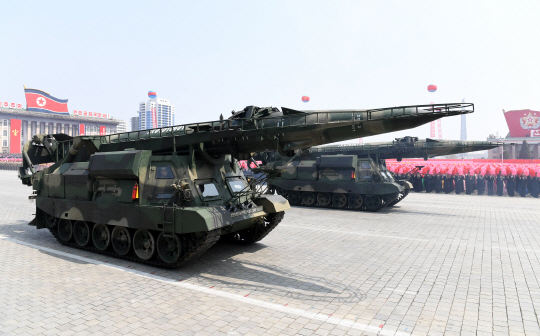북한이 개발한 신형 스커드 탄도미사일. 대함 탄도미사일로 만들어진 것이라는 관측이 있다. 세계일보 자료사진
