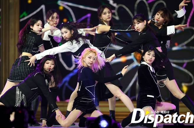 The group TWICE Jeongyeon is performing at the 30th 2021 High1 Seoul Song Awards held at Jamsil Gymnastics Stadium in Seoul on the 31st.On the other hand, High1 Seoul Song Grand Prize is Covid19, which is non-face-to-face.In Korea, it is possible to watch through the mobile app Idol Live of cable channels KBSdrama, KBSjoy, KBSw and LG U +, and it is possible to watch through Nikoniko live broadcasting overseas.welcomebacknine-member complete