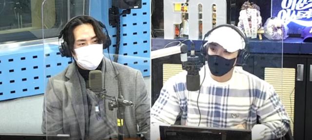 이준(오른쪽)과 이호원(왼쪽)이 SBS 파워FM '이준의 영스트리트'에서 추억을 떠올렸다. 보이는 라디오 캡처