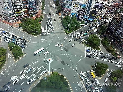 부산 서면교차로 촬영 조정호. (부산=연합뉴스) 부산시 부산진구 서면교차로