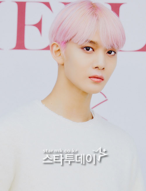 Singer CIX (BX Seung-hoon Bae Jin Young Yong-hee Hyun-seok) is the fourth EP album Hello Chapter, which was broadcast live online on the afternoon of the 2nd.Hello, Strange Dream (4th EP Album HELLO Chapter. Hello, Strange Dream) has a photo time at the showcase to commemorate the release.CIX will release the title song Cinema and the fourth EP album all songs through the main music site at 6 pm on the 2nd.