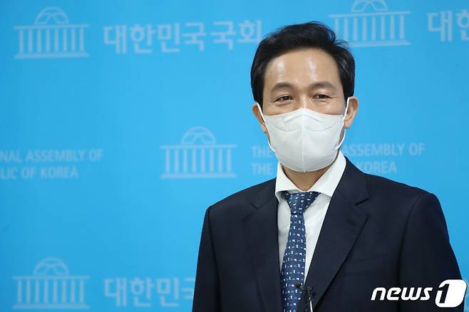 서울시장 보궐선거에 출마한 우상호 더불어민주당 의원. 2021.1.28/뉴스1 © News1 박세연 기자