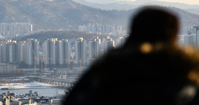 남산에서 내려다본 서울시내 아파트 모습. 연합뉴스