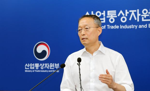 백운규 전 산업통상자원부 장관. 사진=산업부