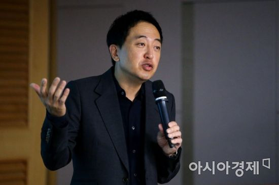 더불어민주당을 탈당한 금태섭 전 의원이 18일 국회 의원회관에서 열린 국민의힘 초선의원 모임 '명뷸허전'에 참석, 강연을 하고 있다./윤동주 기자 doso7@