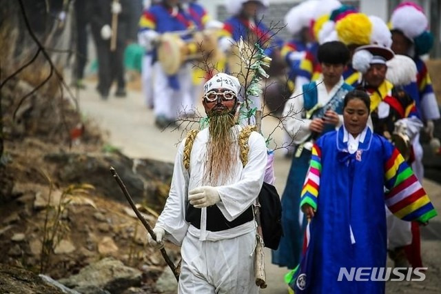 [서울=뉴시스]위도띠뱃놀이(사진=문화재청 제공)2021.02.05 photo@newsis.com