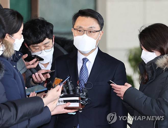 김*윤 이미지