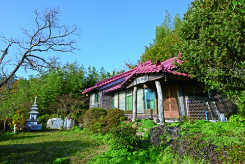 한승원 작가의 자택 해산토굴. /사진 제공=장흥군청