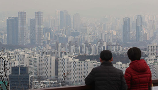 정부는 역세권·준공업지역·저층주거지를 개발하는 '도심 공공주택 복합사업'과 기존 정비구역의 사업을 빠르게 추진하는 '공공 직접시행 정비사업'을 주축으로 해 전국에 83만6000가구의 주택을 공급한다는 방침이다. <매경DB>