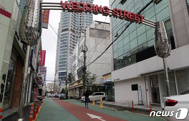 울산 남구 삼산동 웨딩거리가 한적한 모습을 보이고 있다. /뉴스1 © News1 조민주 기자