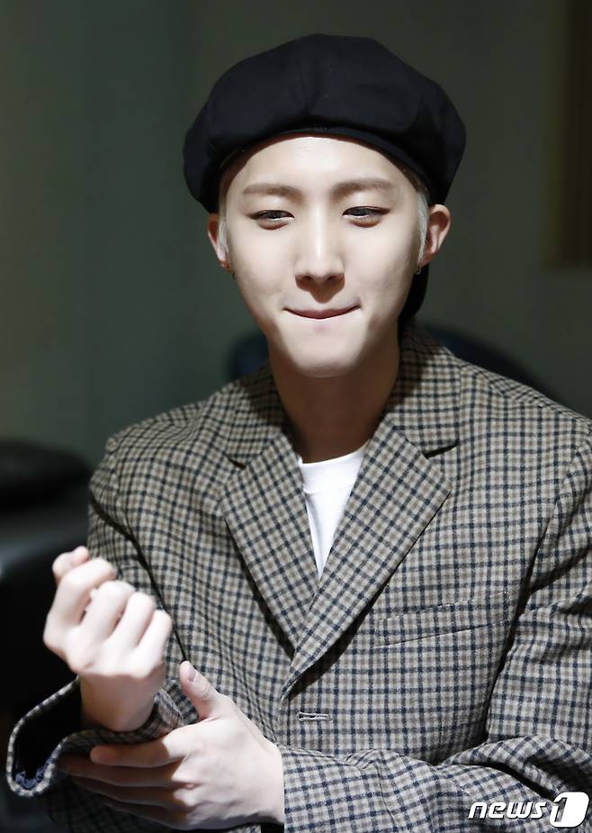 Seoul: = Pentagon (PENTAGON) Hui is interviewing with the company at the Cube Entertainment building in Seongdong-gu, Seoul, ahead of Enlisted.Hui will be admitted to the training camp on the 18th and will serve as a social worker after four weeks of basic military training. 2021.2.13