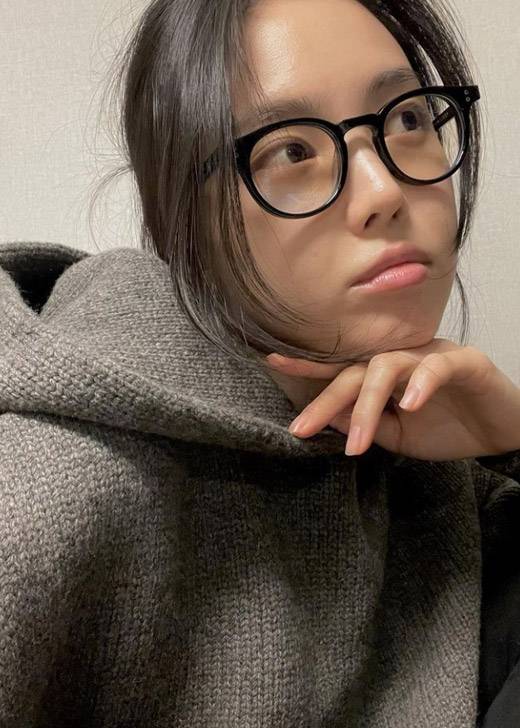 Son Na-eun, a member of Girl Group Apink, boasted a modest charm.On the 14th, Son Na-eun posted a number of photos on his personal Instagram: In the open photo, Son Na-eun stares at the camera with his head tied in a comfortable knit.Especially, the beauty and clean atmosphere that shine in the people attracts attention.The netizens who saw this showed various reactions such as It is really beautiful, I want to see and I was also disappointed.On the other hand, Son Na-eun will appear in the JTBC drama Human Disqualification, a comprehensive channel scheduled to air this year.