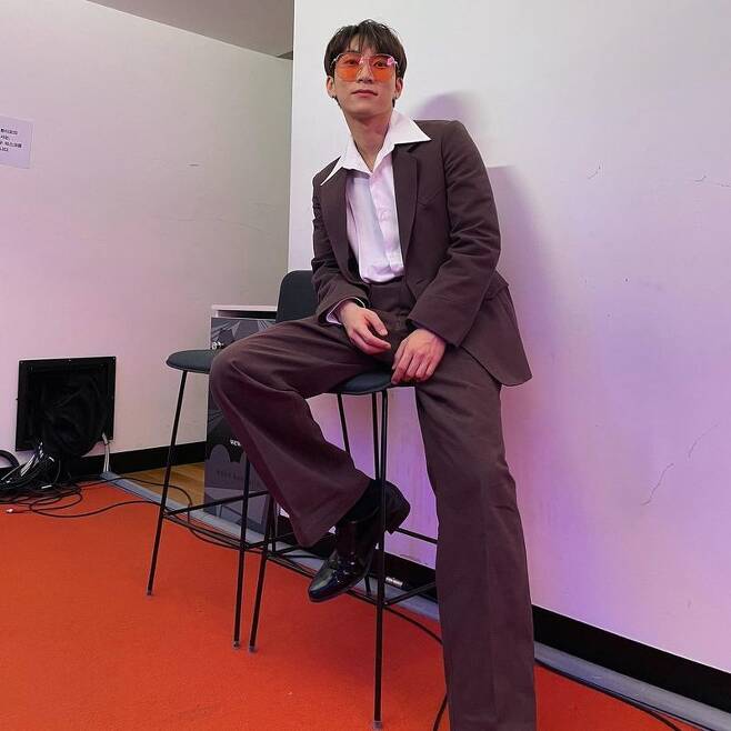 Group BtoB member Seo Eunkwang has released a playful photo.On February 15, Seo Eunkwang released a photo on his Instagram with the caption: Hes what the hell...Seo Eunkwang boasted a unique fashion sense in a suit and coloured sunglasses; he showed off his strong friendship by revealing a smile with Lee Chang-sub.In the post, fans responded, Both are so lovely, cute, and Monday is a fairy.Meanwhile, the group BtoB, which Seo Eunkwang belongs to, debuted in 2012.BtoB was loved for its extraordinary vocal skills by creating numerous hits such as Its OK, Memories of Spring Day, and I miss you.BtoB will appear on Mnet Kingdom, which will be broadcast in April.