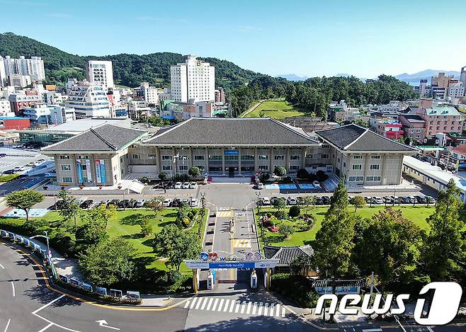 전남 여수시가 올해 1500대 규모의 노후 경유차 조기폐차 지원사업을 펼친다. 여수시청 전경.(여수시 제공)/뉴스1 © News1