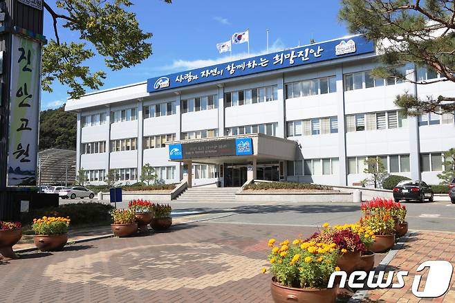 전북 진안군이 국토교통부 공모를 통해 선정된 부귀 보건지소와 능금 보건진료소 2곳에 대해 공공건축물 그린 리모델링 사업을 본격 추진한다./뉴스1