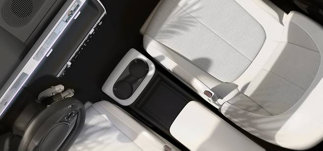 현대차 아이오닉 5 내부 티저 이미지. [현대차 제공]