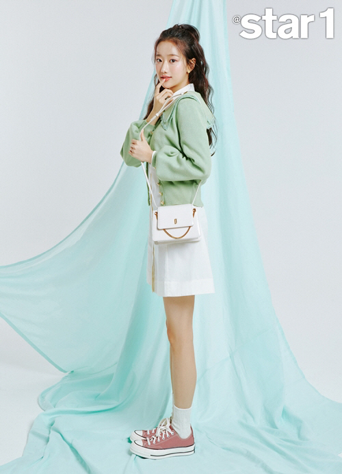Lee Na-eun, who is active in various fields such as music, acting, and entertainment, performed the April issue of At Style.In this shoot, Lee Na-eun completed a colorful picture with a spring energy and a distinctive Barbie doll-like charm.Lee Na-eun is immersed in shooting SBS Taxi which will be broadcasted on April 9th.He challenged Hacker in this work, and he said, I played the role of Lee Je-hoon, who plays the role of Taxi knight, as the eyes and ears of senior.Lee Na-eun, famous for Lee Je-hoons steam fan, said in a comment on his feelings that he was breathing together in this work, I feel virtuous.I am very helpful for taking care of me kindly. He is an April official center and collects big topics for each direct cam image. Lee Na-eun, called direct cam goddess and inquiry number goddess.I have never been on stage and I have never been on stage, he said. When I do not know, I naturally stood on stage, but it becomes a topic, so I become conscious and burdened.Lee Na-eun, who has a slim figure but is showing off the aspect of a big eater through various entertainments, said, It seems to be a fat-free constitution.I am so interested in food. I have a delicious nighttime eating after work. Unlike Baby Face, who seems to be unable to drink a drink, he also revealed an unexpected amount of alcohol: I drink a bottle and a half in a bottle of shochu.Beer is full and I drink soju neatly. Meanwhile, Lee Na-euns more pictorial and interviews can be found in the March issue of Star & Style Magazine At Style 2021.