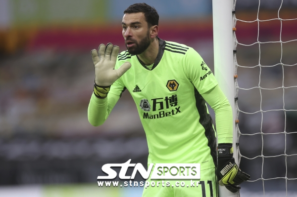 누누 에스피리투 산투 감독의 칭찬을 받은 후이 파트리시우 골키퍼