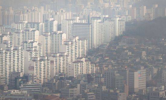 남산에서 바라본 서울시내 아파트. [이미지출처=연합뉴스]