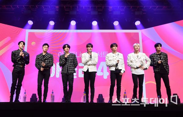 On-Talk Mini Concert Adolah 4U held by LG U + was held on Online Live on the evening of the 23rd.On this day, Adolla 4U will feature a great stage with four K-pop representative idols, including Victon (VICTON), Ace (A.C.E), Alexa (AleXa) and Cravity (CRAVITY).Idol Love! can be downloaded from the app market such as Google Play Store, Apple App Store, and One Store regardless of the carrier Lee Yong is in.U + TV customers who Lee Yong with UHD2 or UHD3 set-top box can enjoy U + TV Idol Love Live! It is also available on TV as an app for IPTV.2021.02.23.