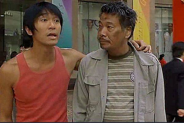 주성치와 오맹달ⓒ'소림축구'의 한 장면