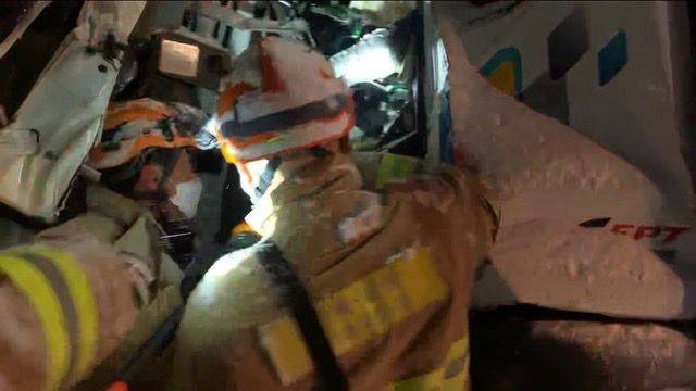 구조 현장에서 베테랑 팀장님과 나.