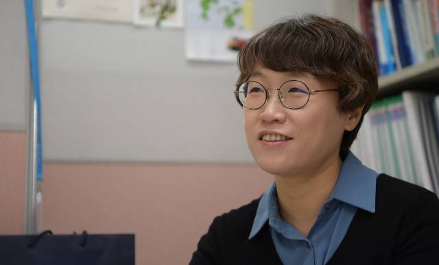 김인아 한양대 의대 직업환경의학교실 교수가 지난 5일 서울 한양대 의과대학 사무실에서 국민일보와 인터뷰하고 있다. 서영희 기자
