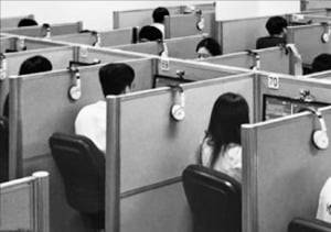 한 대기업 응시생들이 YBM의 코딩 시험 ‘코스프로(COS Pro)’를 보고 있다.  YBM 제공