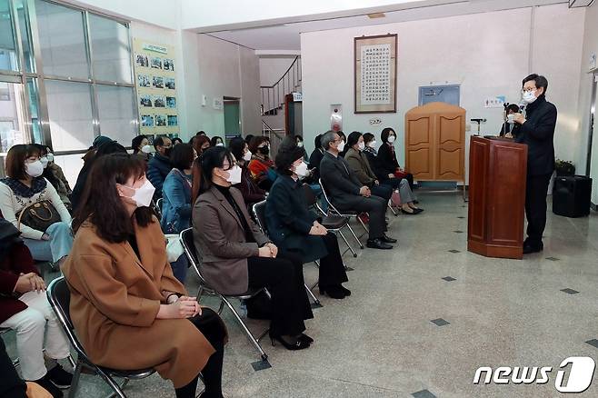 전북 고창군이 군민의 능력개발과 사회경제적 참여 기회확대를 위해 운영하는 ‘2021년 여성회관 교육’을 개강했다고 3일 밝혔다. © 뉴스1