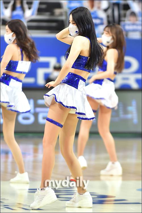 ▲ 치어리더 천온유 '살랑살랑'