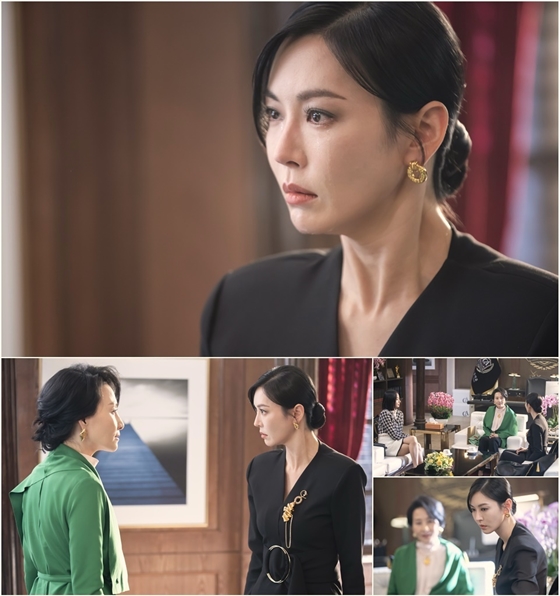 SBS 금토드라마 '펜트하우스2'에서 천서진 역을 맡은 김소연이 눈물을 흘리는 장면이 포착됐다./사진 제공=SBS '펜트하우스2'