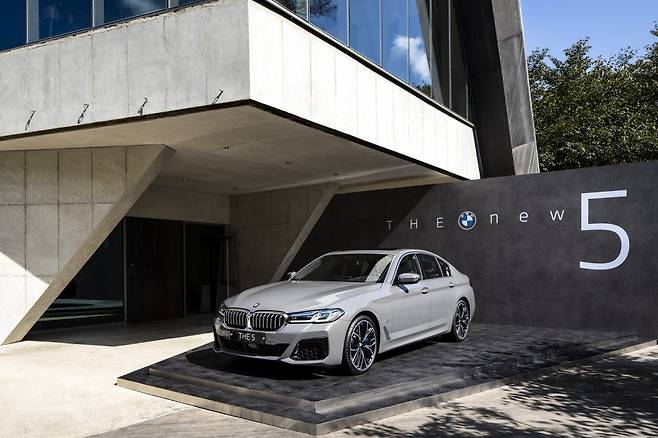 2021 올해의 수입차 BMW 뉴 5시리즈.