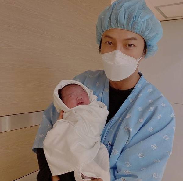 박건형 득녀 / 사진=박건형 SNS