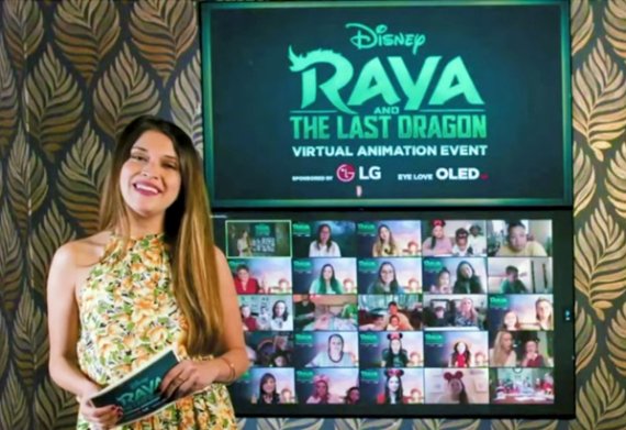 온라인으로 진행된 신작 영화 '라야와 마지막 드래곤' 개봉 기념 이벤트에서 월트 디즈니 관계자가 OLED TV의 우수성에 대해 소개하고 있다.