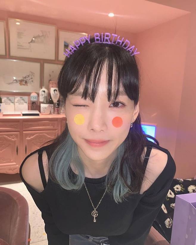 Group Girls Generation Taeyeon certified the Cake that was presented for her birthday.On March 9, Taeyeon posted several photos on the Instagram with the phrase March 9.In the open photo, Taeyeon is staring at a Cake with a calyx and saying, Happy birthday to our Tanggu.In addition, Taeyeon boasted a lovely beauty wearing HAPPY BIRTHDAY headband.On the other hand, Taeyeon is appearing on TVN Amazing Saturday - Doremi Market.