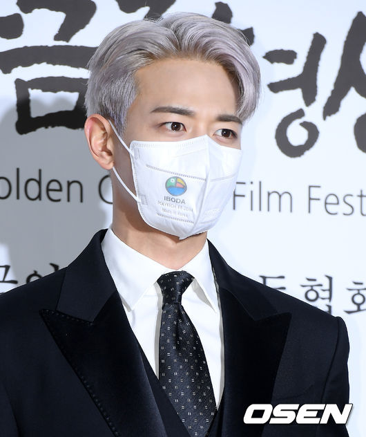On the afternoon of the 11th, the 40th Golden Film Festival Photo Wall event was held at a banquet hall in Jung-gu, Seoul.Group SHINee Minho poses.