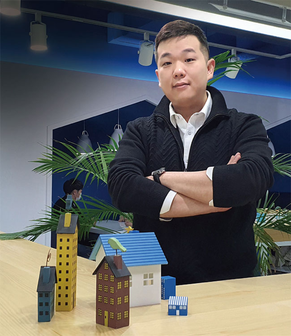 한유순. 스테이션3 대표 일리노이주립대 철학과, 전 사이버메드 프로젝트 매니저, 전 게임하이(넥슨 GT) 해외사업팀 / 부동산 온·오프라인 연계 서비스(O2O) ‘다방’을 서비스하는 스테이션3의 한유순 대표는 올해 전자계약을 활성화하겠다고 말했다. / 스테이션3