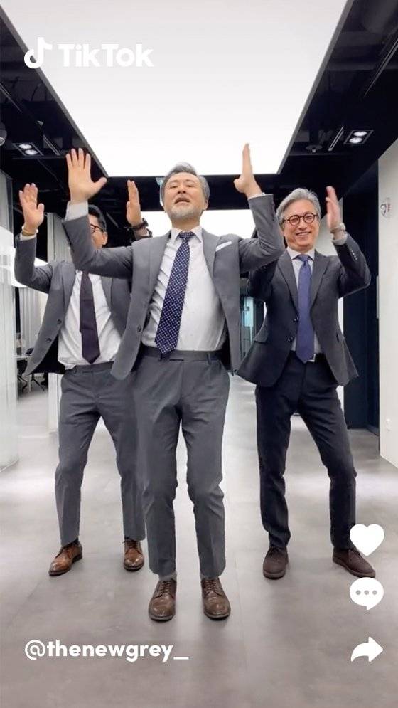 시니어 패션 콘텐트 ‘더뉴그레이’ 계정 영상. [사진 틱톡]