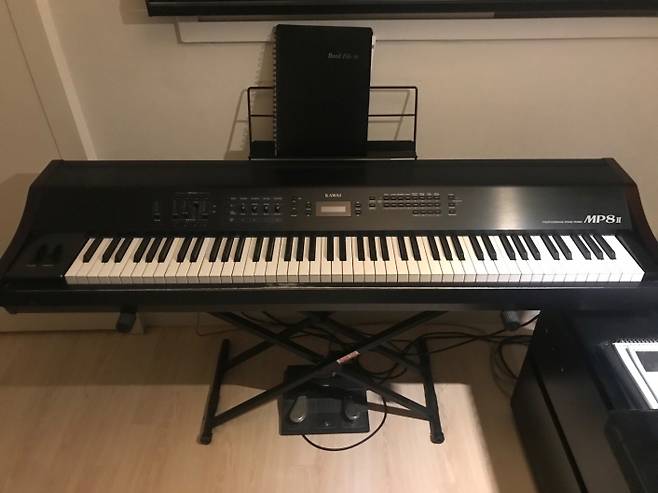 롤랜드 RD-700NX으로 바꾸기 전까지 애용하던 가와이 MP8II